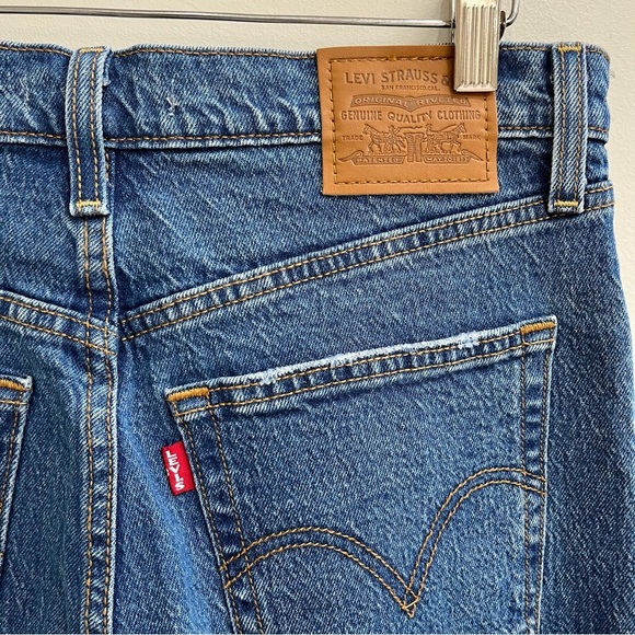 Levi’s Premium Denim RIBCAGE Straight Ankle Jeans In Jeans Color Women’s Size 30 - Picture 9 of 16